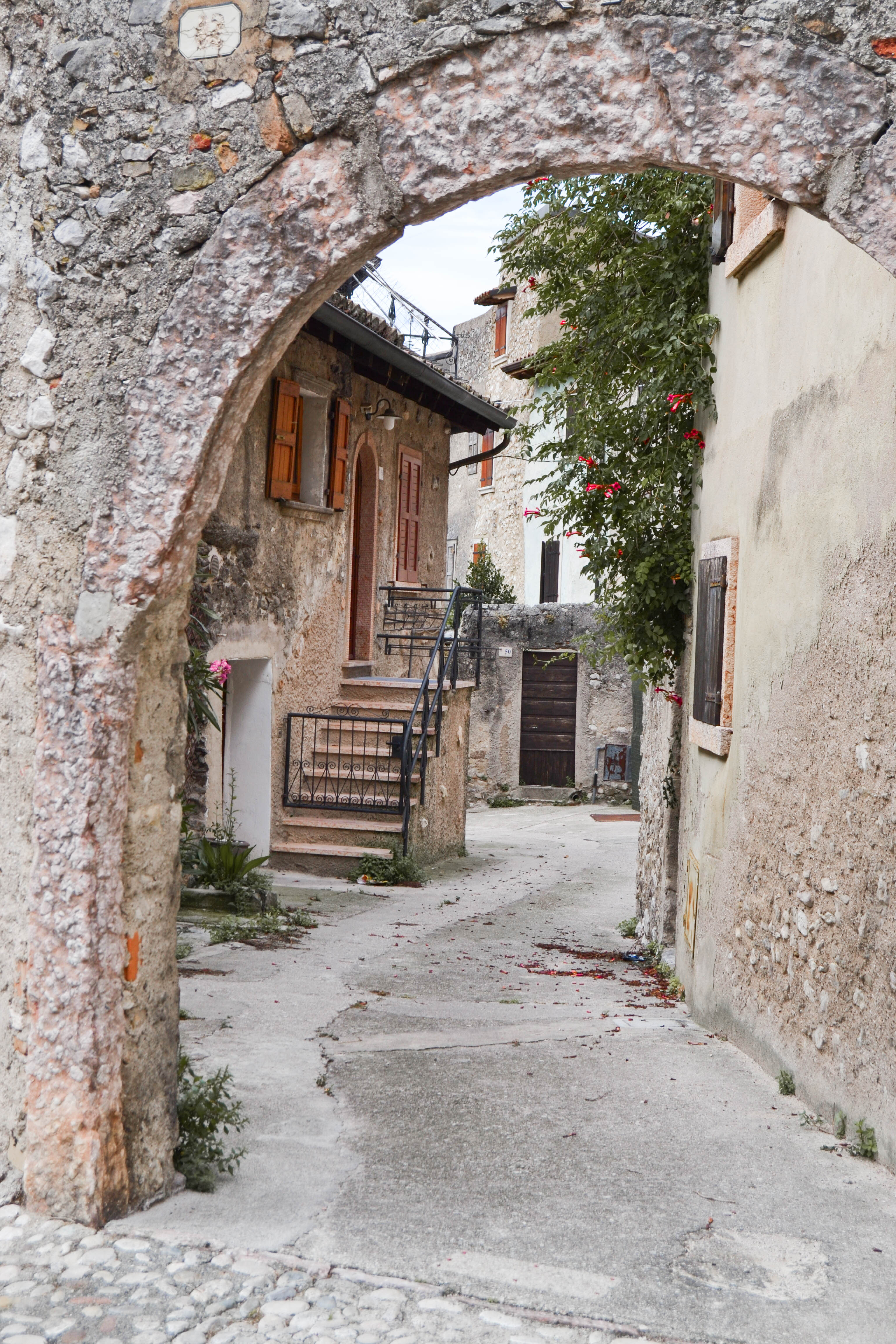discovering Malchesine's romantic alleys