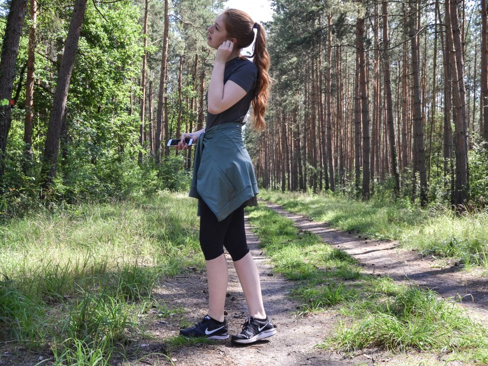 Sport, Training, Jogging in the forest - im Wald