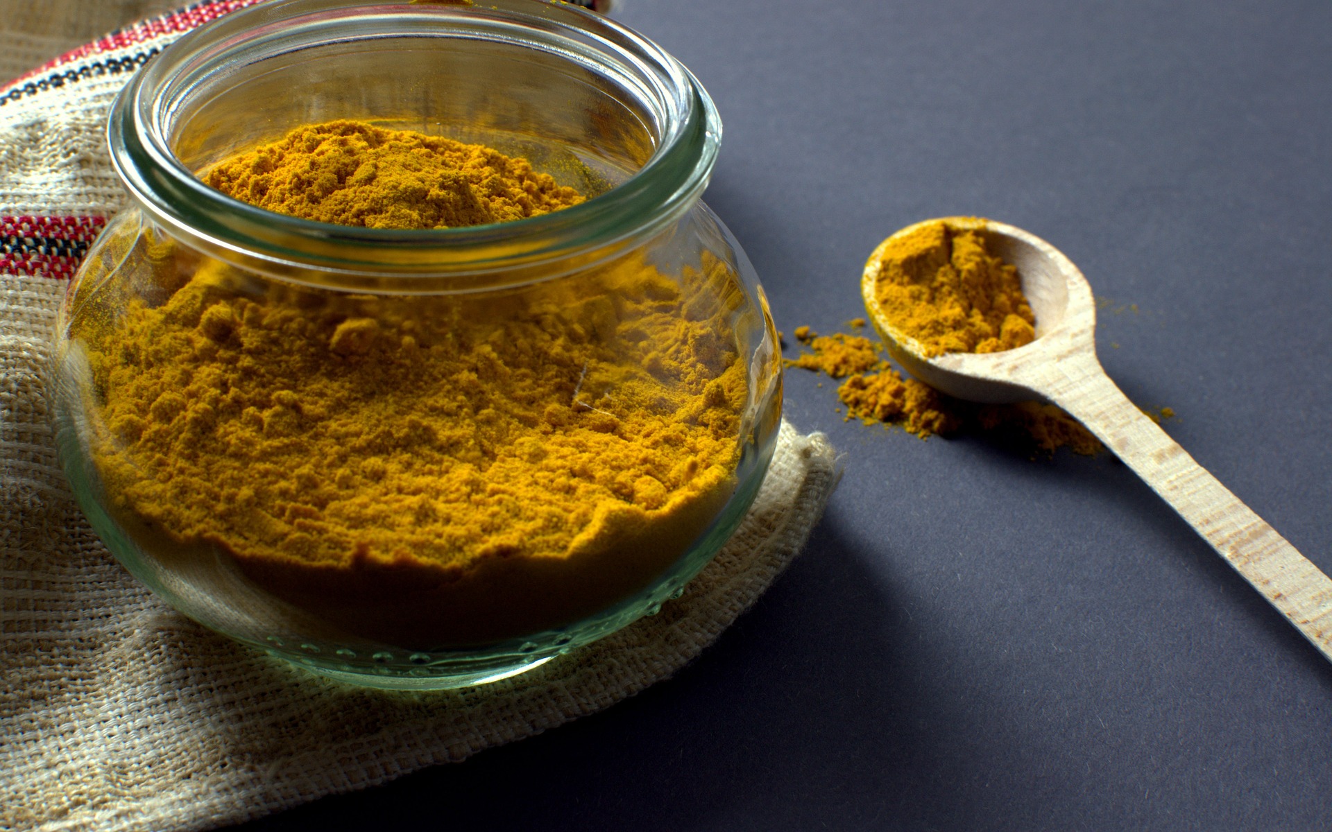 The healing power of turmeric/ Die heilende Wirkung von Kurkuma